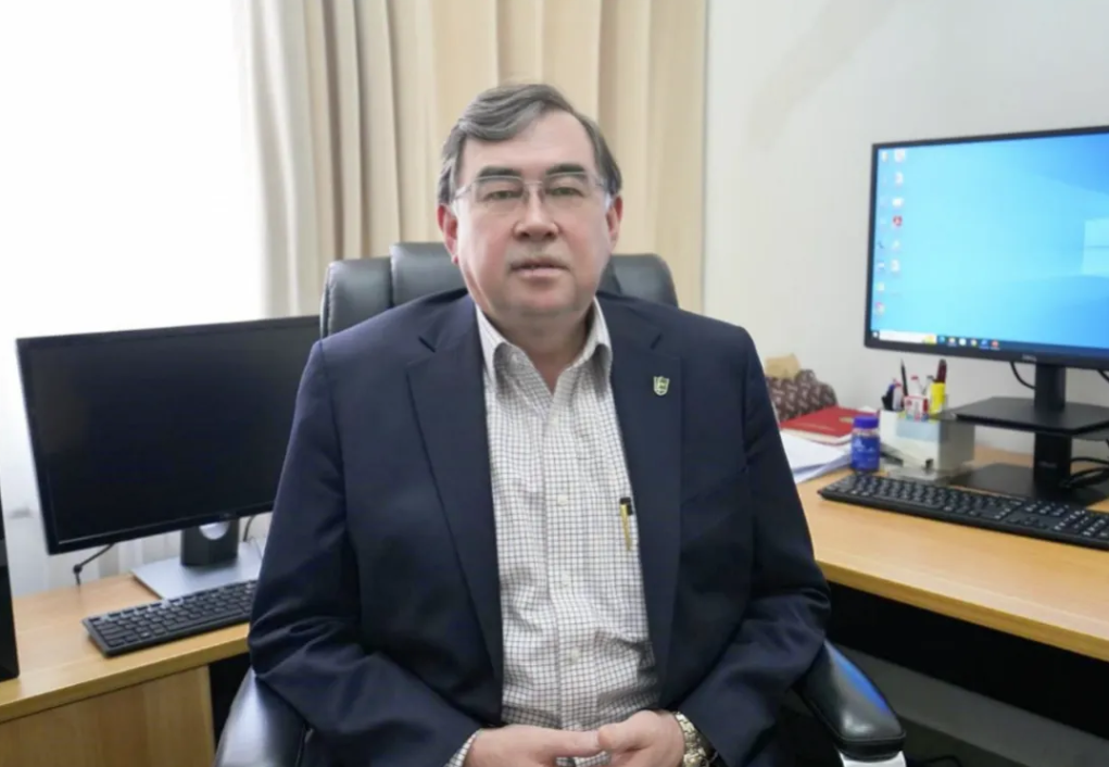 1712824430539876.png 2,再帕爾老(lǎo)師(shī)照(zhào)片.png